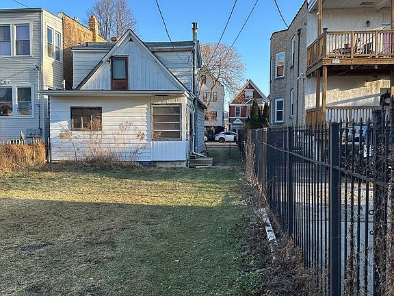 4th image of 2942 N Gresham Ave
