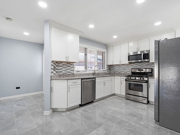 5th image of 8592 Tullamore Dr