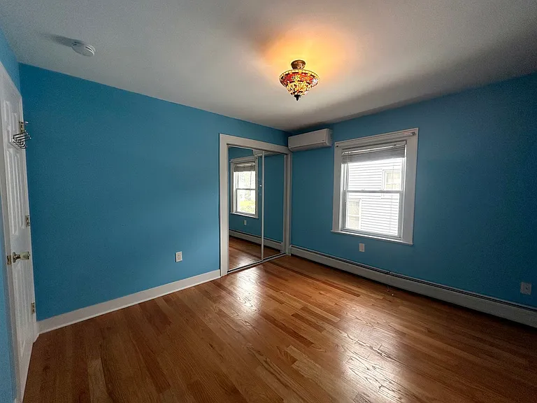 321 Hemlock St — Photo 9