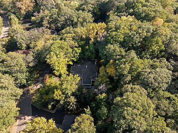 5th image of 2200 Black Oak Dr