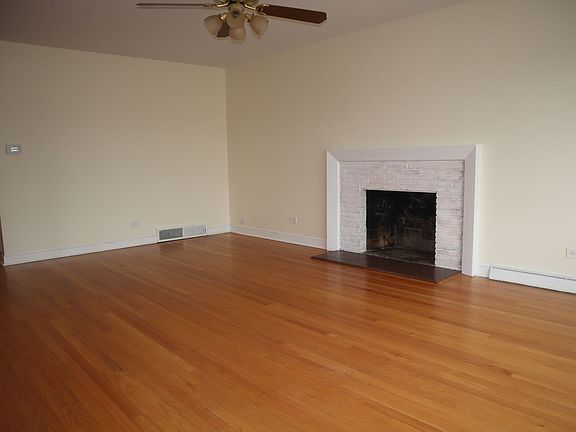 3rd image of 3112 W 101st Pl