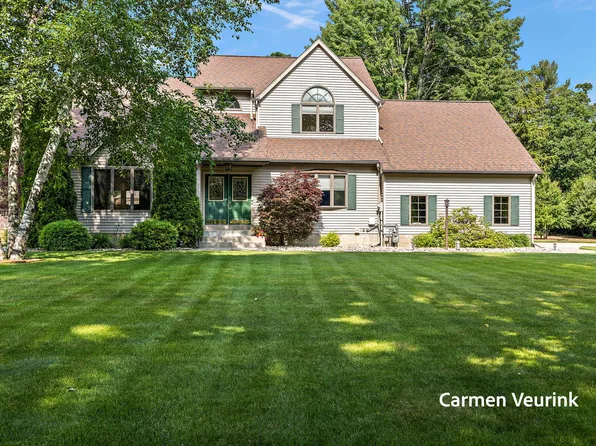 1723 S Sullivan Rd, Ravenna, MI 49451