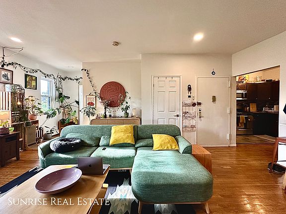 3rd image of 181 Tompkins Ave APT 3