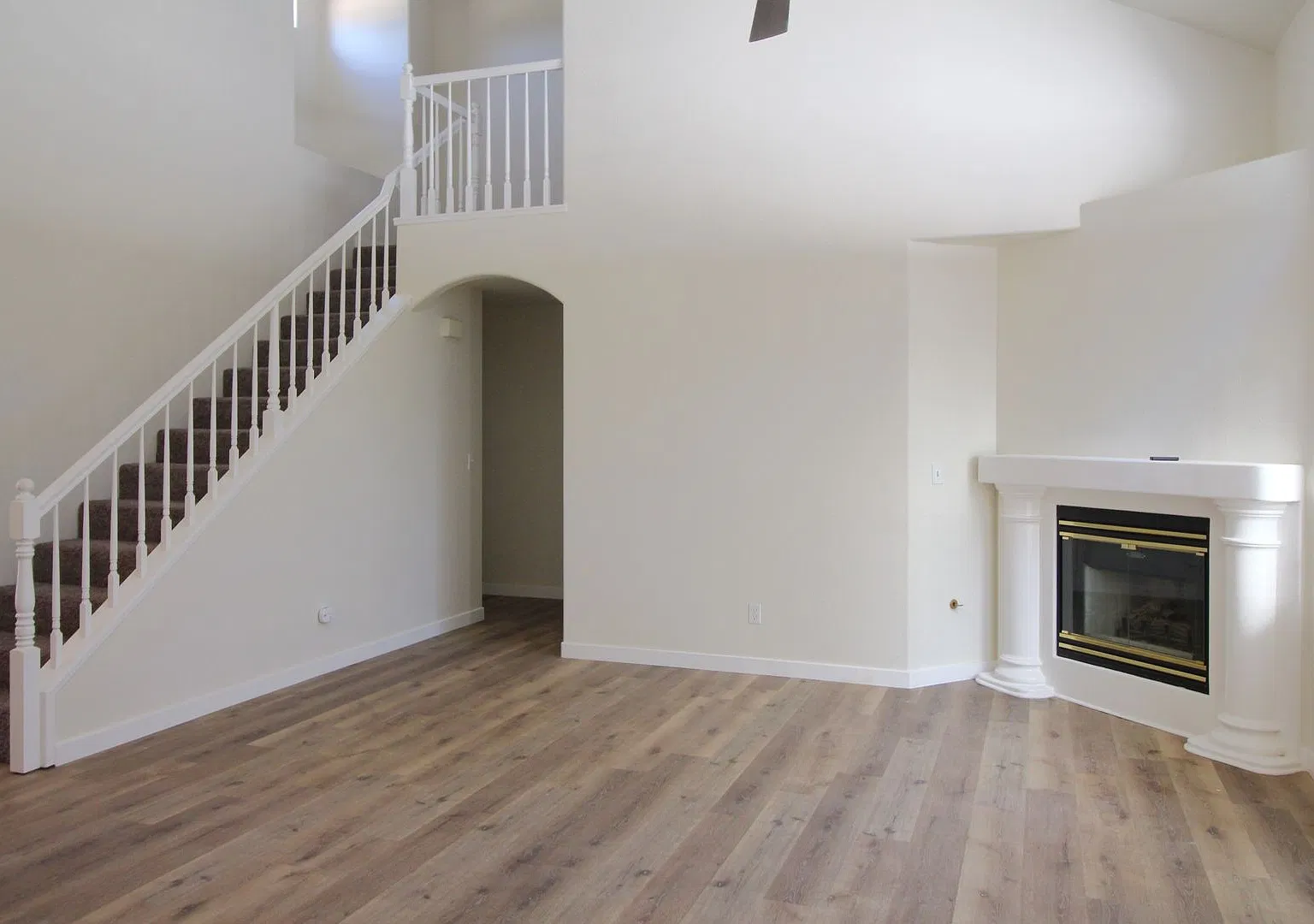 Champlain Heights Gated Community! Walk to restaurants, shopping and Liberty Elementary. — Photo 3