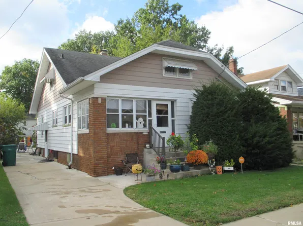 2110 W Barker Ave, Peoria, IL 61604