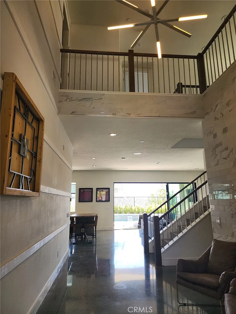 5 bed, 3218 sqft, $6,700 — Photo 4
