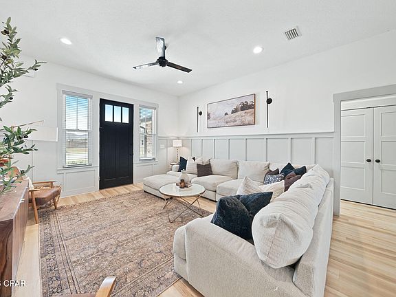 5th image of 4403 Conifer Ln