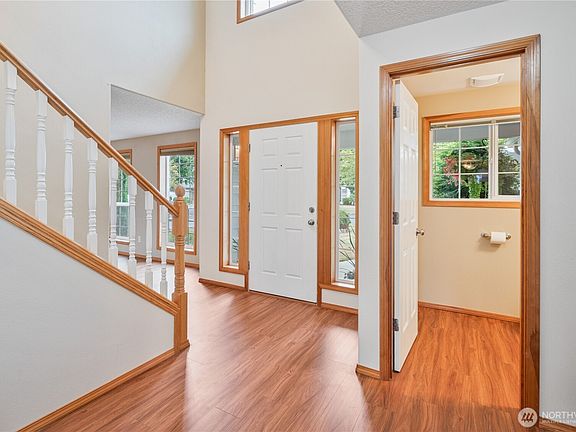 3rd image of 2225 52nd Avenue