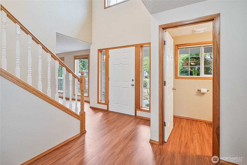 3rd image of 2225 52nd Avenue