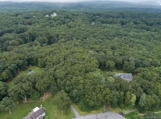 13 Tuckers Run, Ledyard, CT 06339