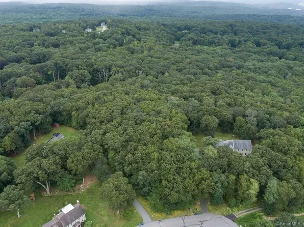 13 Tuckers Run, Ledyard, CT 06339