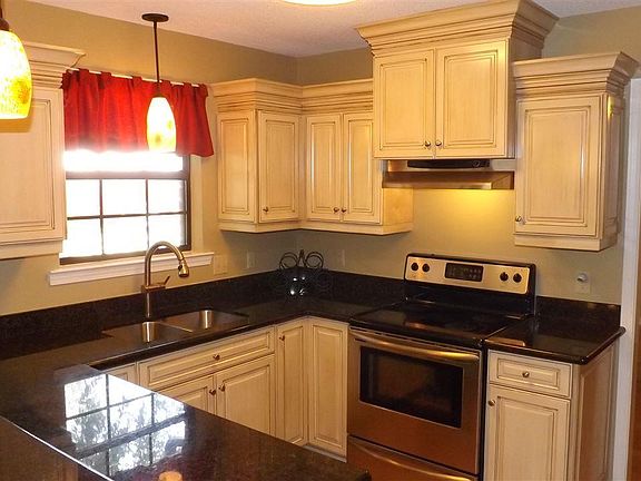 4th image of 2381 Inverness Dr