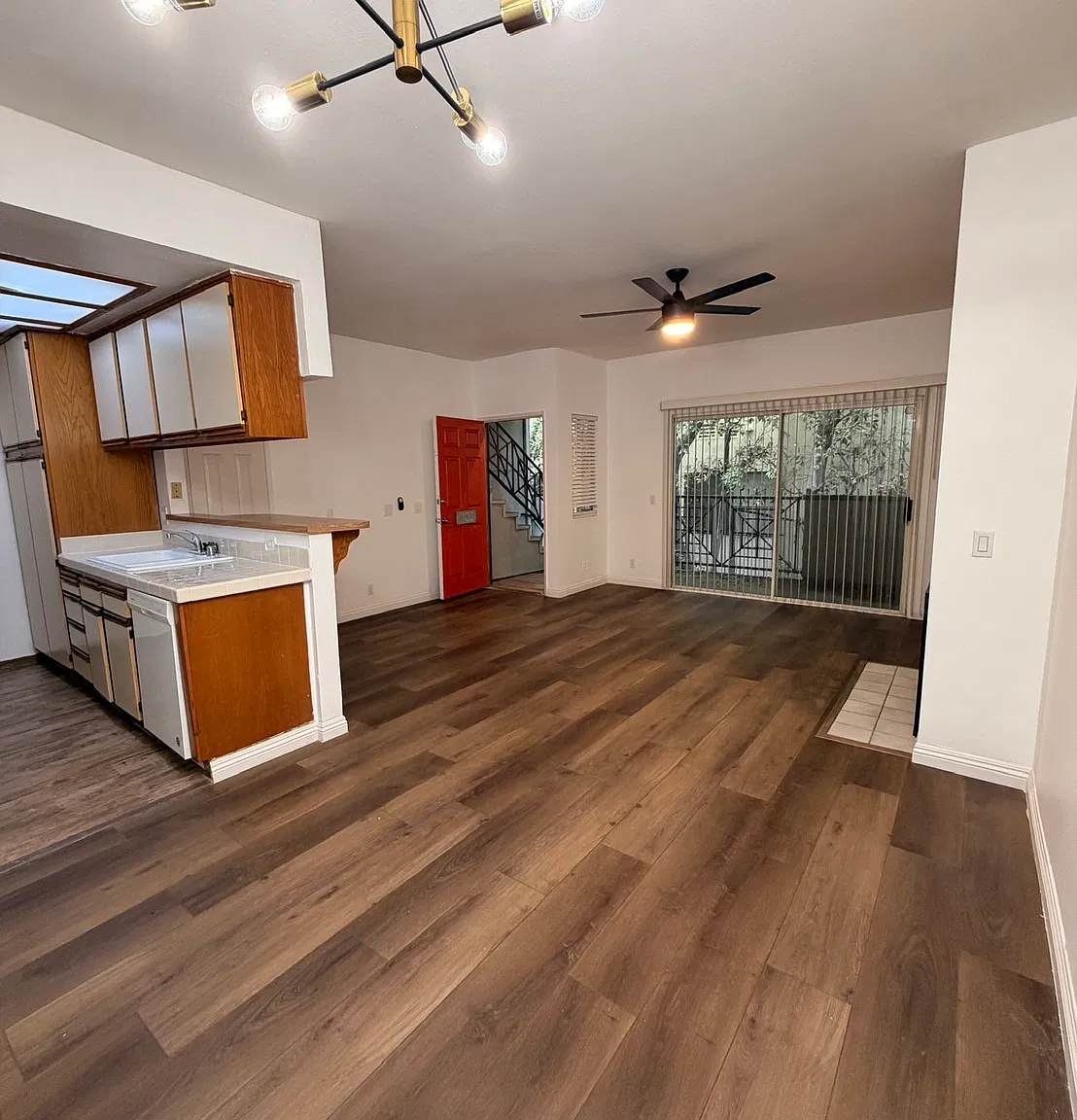 2 bed, 850 sqft, $2,850 — Photo 2