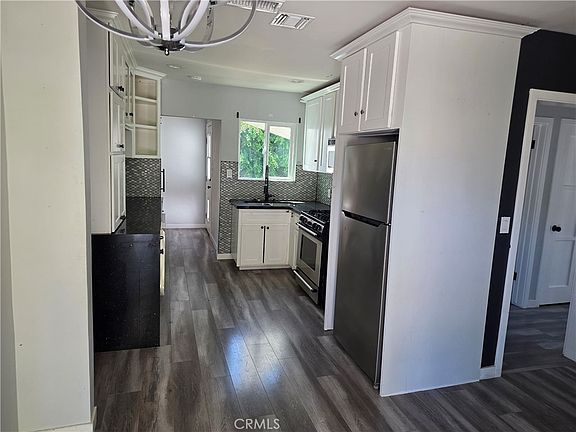 5th image of 5779 Enfield Ave