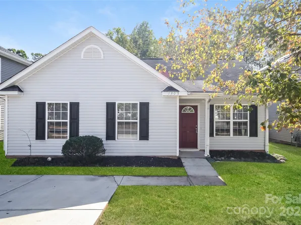 1303 Crandon Dr, Charlotte, NC 28216