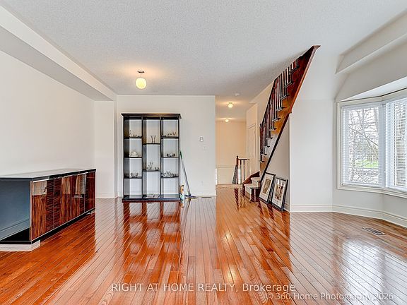 4th image of 1130 Cawthra Rd #2