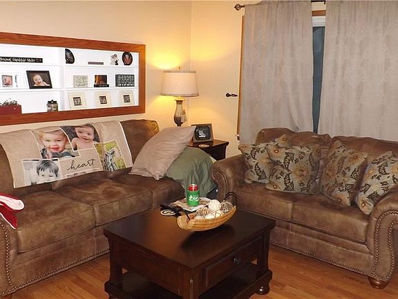 3rd image of 378 Travis Dr