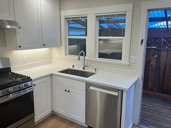 3rd image of 732 Homer Ave