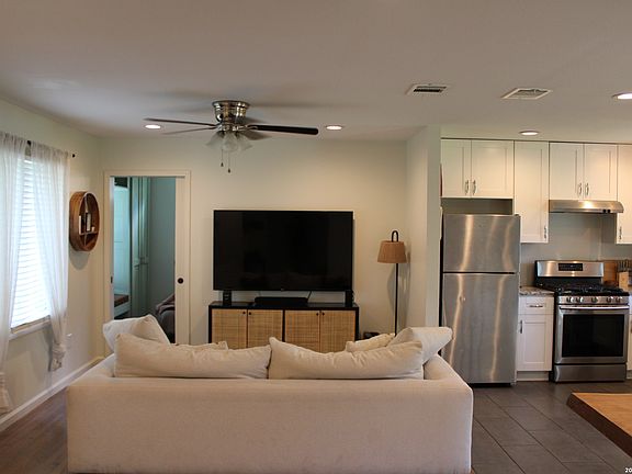 3rd image of 115 Addax Dr.