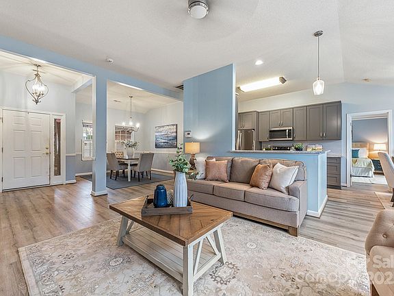 2nd image of 3903 Bon Rea Dr