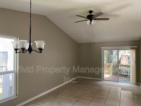 5th image of 217 Ferris St