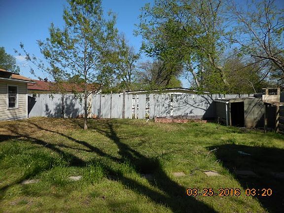 3rd image of 502 E Lavender Ln