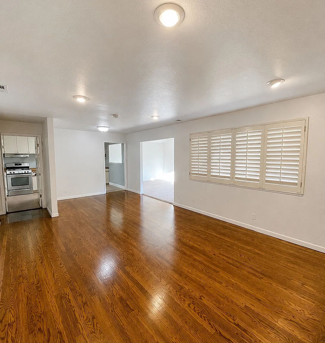 3 bed, 1700 sqft, $4,900 — Photo 3