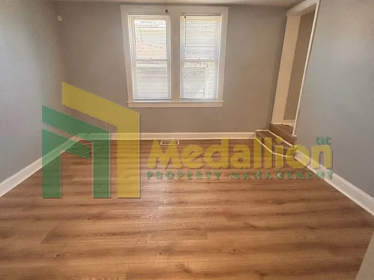 9116 S Greenwood Ave — Photo 8