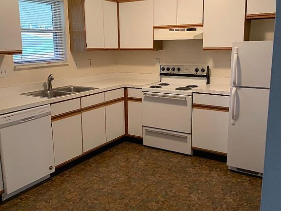 4th image of 4491 Woodglen St APT B