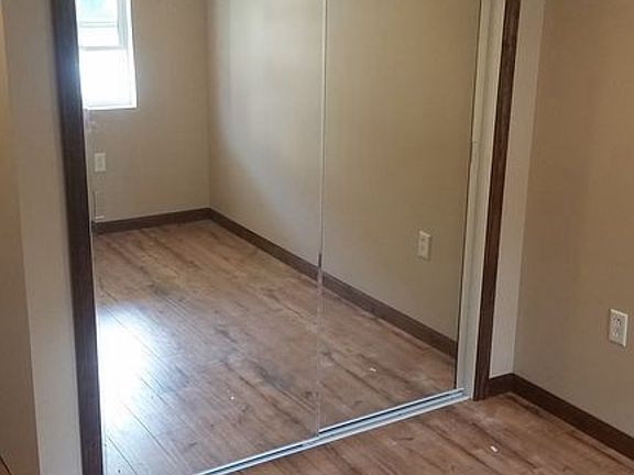 5th image of 812 Seabrights Ln
