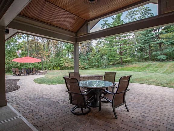 3rd image of 8619 Sturbridge Dr