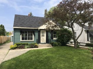4729 N Elkhart Ave, Whitefish Bay, WI 53211