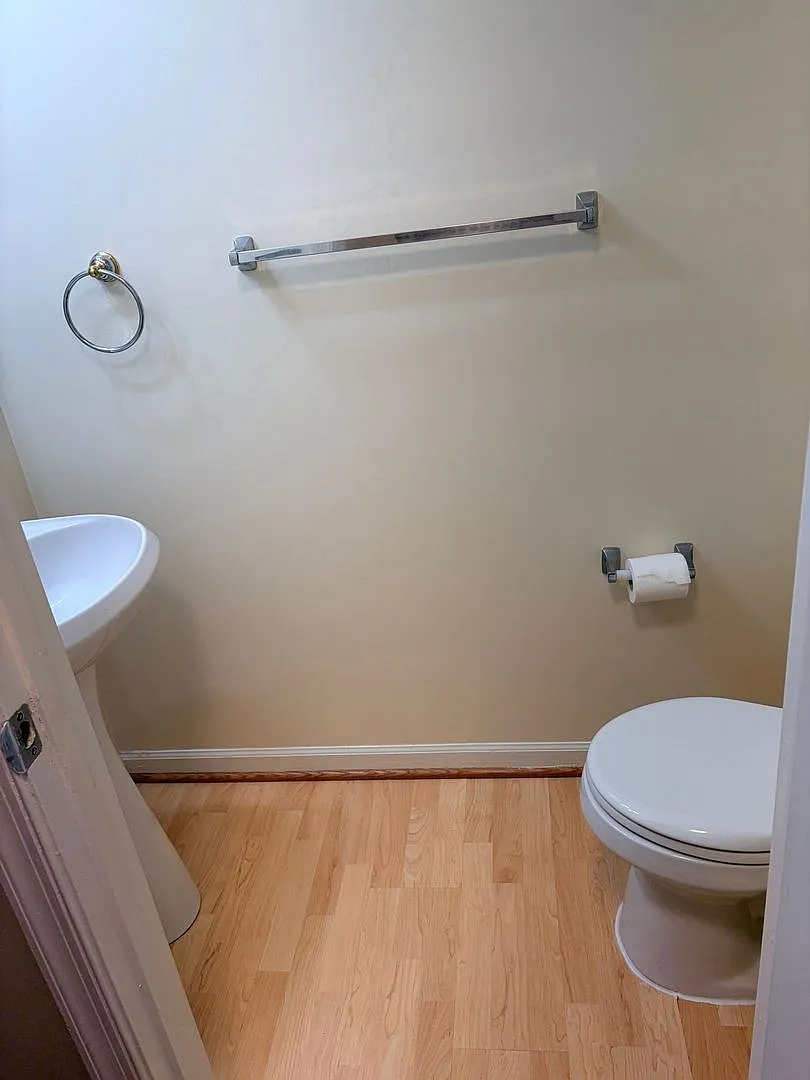 Charming 3BR Townhome in Severn — Photo 2