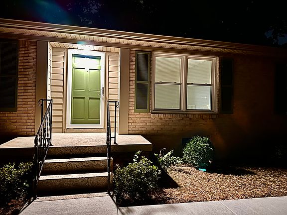 2nd image of 1210-1212 Sunset Ave #1210