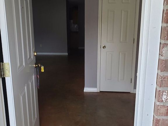 2nd image of 703 Splane Dr