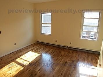2nd image of 41 Gardner St #T2