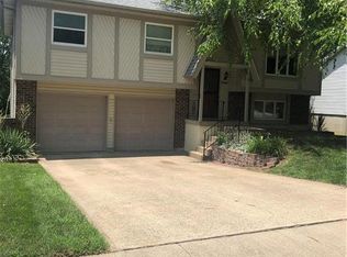 1409 S Apache Ln, Olathe, KS 66062