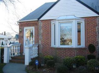 18220 64th Ave, Fresh Meadows, NY 11365
