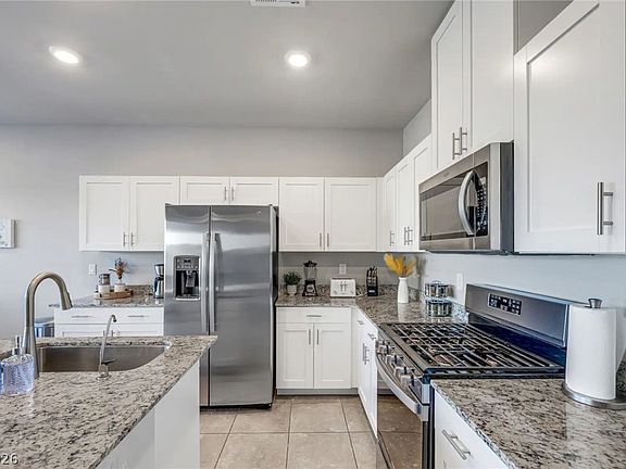 4th image of 8244 Selenite St