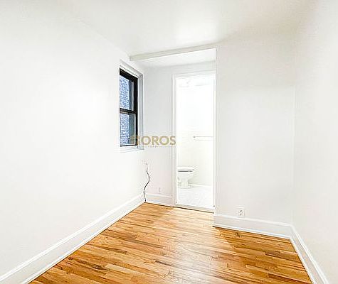 4th image of 236 E 7th St APT 3B