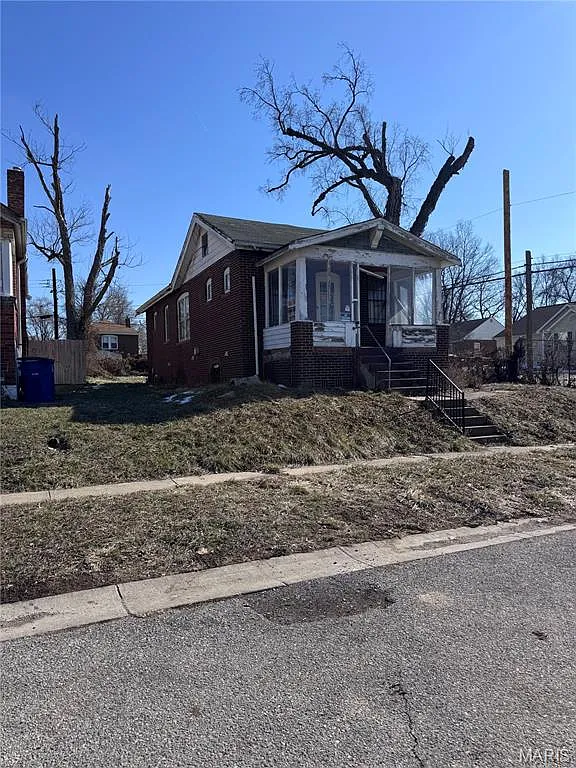 1200 Gruner Pl photo 1