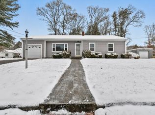 12 N Dr, Westport, MA 02790