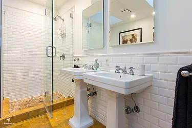 Rented by Dixon Advisory USA Inc.