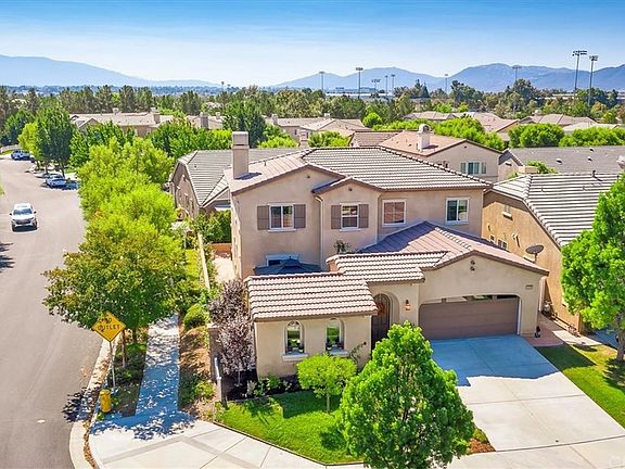 2nd image of 40288 Pasadena Dr