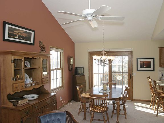 4th image of 2702 Burgen Ct NE
