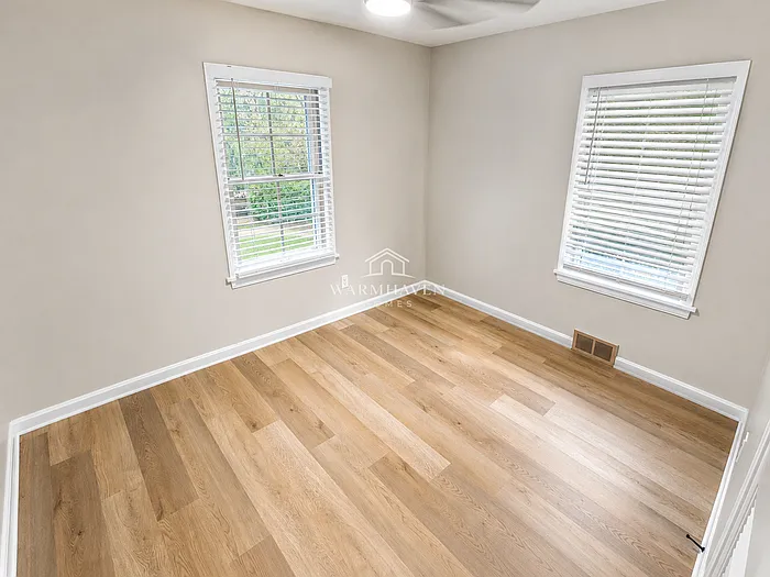 302 N Pershing Ave — Photo 12