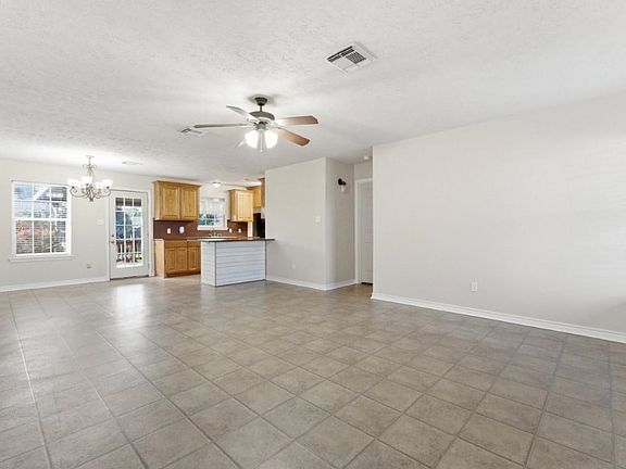 4th image of 2709 Prienwood Dr