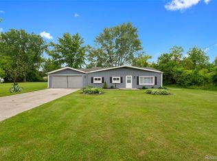 2062 Vermont Dr, Troy, MI