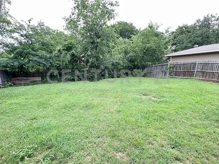 2809 Newport Ave — Photo 14