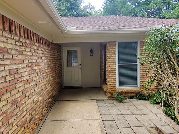 3rd image of 1023 Hazelwood Dr